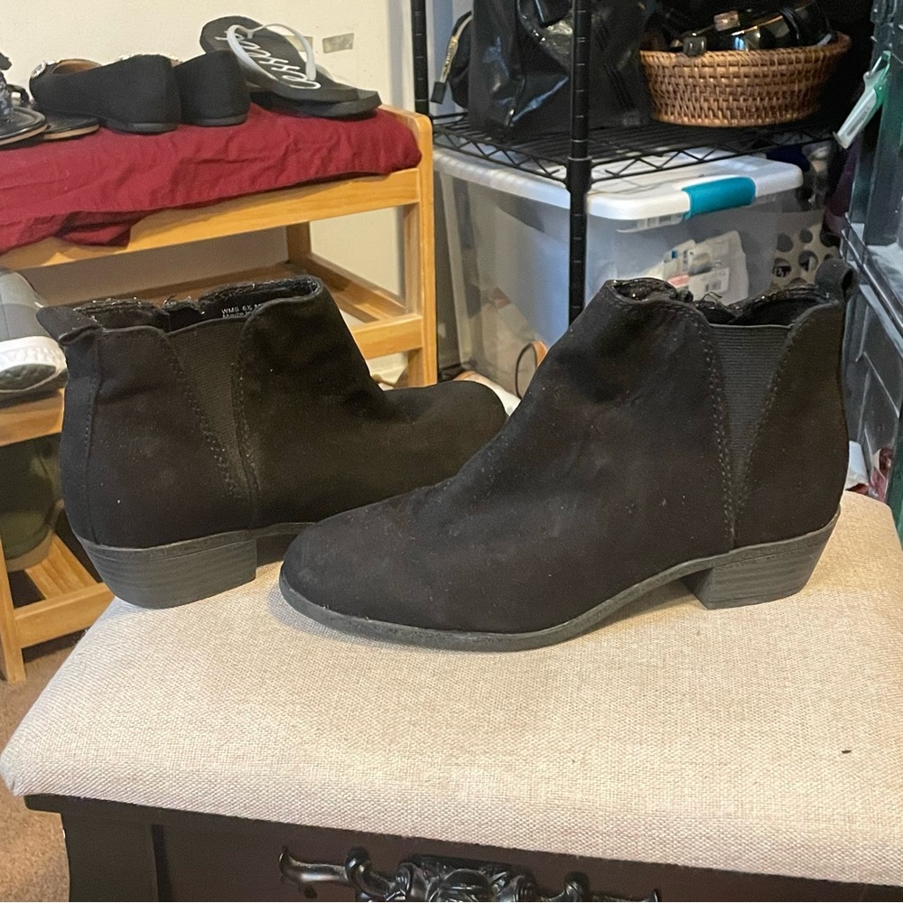 SO - Black small high heels 6.5